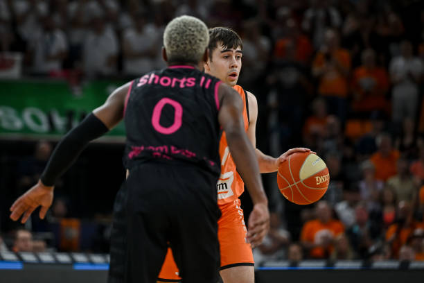 帕托：加盟米兰是一生中最棒的决定；年轻球员要相信医疗团队.